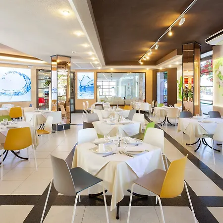 Aguamar Apartamentos, Cristianos Downtown מלון דירות 3*